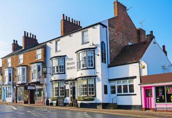 OYO The White Horse, Ripon North Yorkshire allows 18 year olds to book a room