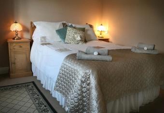 The Butterleigh Inn allows 18 year olds to book a room