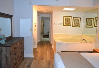 River Place Condos #409 1bd, 2bath has rooms with a private hot tub