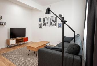 Oktheway Montealto allows 18 year olds to book a room