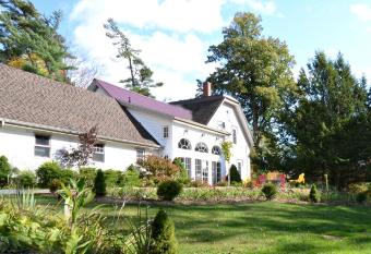 Briarwood Bed & Breakfast allows 18 year olds to book a room