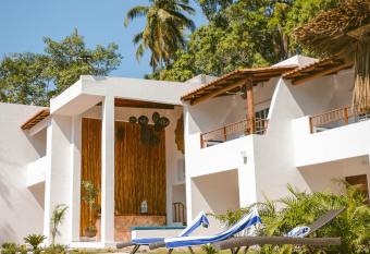 Solez Zihuatanejo has Balcony rooms