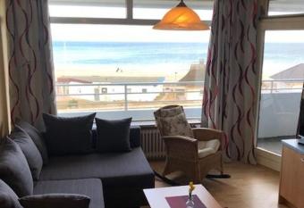 Strandhotel Wohnung 33 allows 18 year olds to book a room