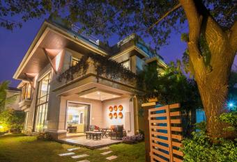 StayVista s Villa Maira - Hill-View & Pet-Friendly Villa with Modern Interiors allows 18 year olds to book a room