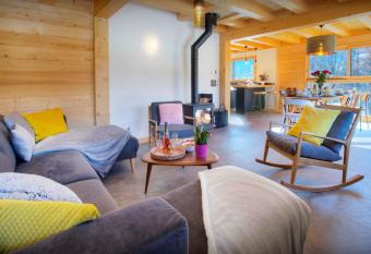 Chalet Elomaz - OVO Network has Balcony rooms