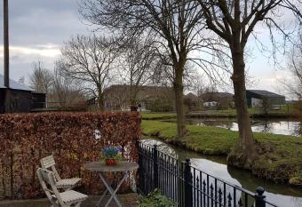 Johannahoeve has Balcony rooms