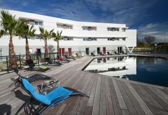 Vacanc  ole - Le Terral - Montpellier Sud allows 18 year olds to book a room