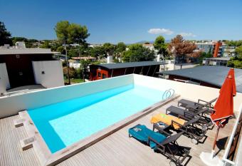 Odalys City Antibes Olympe has Balcony rooms