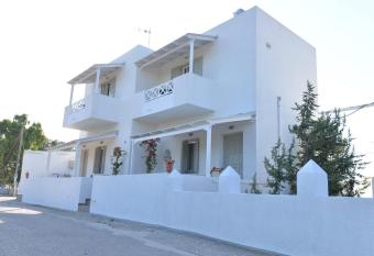 Kalimera Studios has Balcony rooms