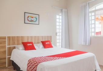 OYO Hotel Brisa Tropical, Bras  lia allows 18 year olds to book a room