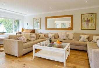 Turret House has Balcony rooms