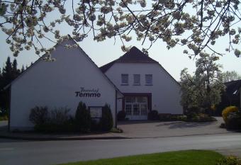 Ferienhof Temme allows 18 year olds to book a room