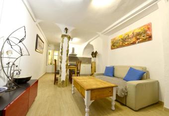 2 bedrooms house with enclosed garden and wifi at Algodonales has Balcony rooms