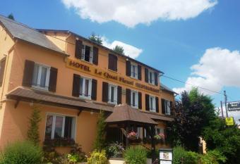 Logis Le Quai Fleuri has Balcony rooms