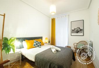 Espacioso, Moderno y a pie de Playa Zurriola has Balcony rooms