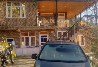 Shanti Jungle cottage has Smoking rooms