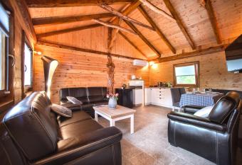 Brvnara Aurora Vista has Balcony rooms