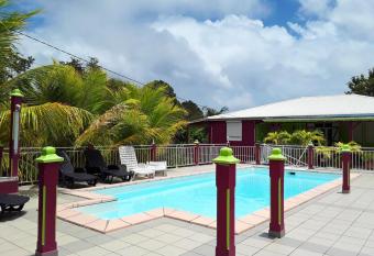 Appartement d une chambre avec piscine partagee jardin clos et wifi a Sainte Anne a 6 km de la plage has Balcony rooms