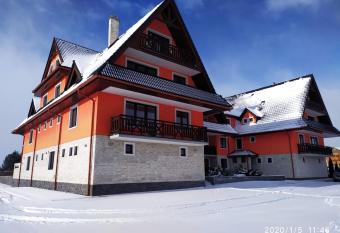 PAULINA Apartments allows 18 year olds to book a room