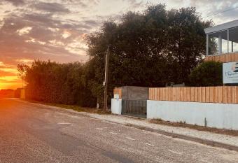 L Oc  anaise has Balcony rooms