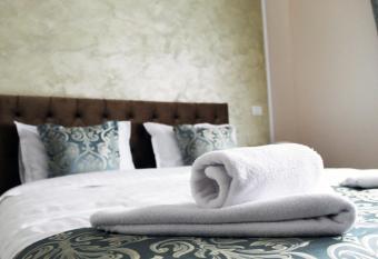 Pensiunea Romeo Resort allows 18 year olds to book a room