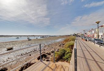 Tavira Formosa Bay by Homing allows 18 year olds to book a room