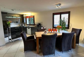 Hadassa New York has Balcony rooms