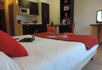 Appart City Classic Nantes - Carquefou allows 18 year olds to book a room
