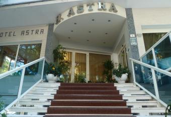 Hotel Astra has Balcony rooms