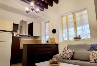 Twins  Home Chanciller  a, Jerez Centro, C  diz, wifi allows 18 year olds to book a room