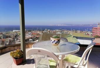 Hostal lala porte  a vista al mar, ba  o privado y desayuno has Balcony rooms