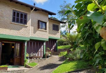 CASA DA SERRA - CANELA allows 18 year olds to book a room