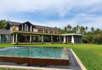 Solar Crab has Balcony rooms