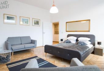 Mid Apart Mennicza Cieszyn allows 18 year olds to book a room