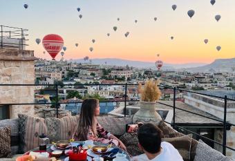 Chelebi Cave House Hotel has Balcony rooms