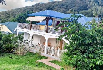 Propriete de 3 chambres avec vue sur la mer jardin amenage et wifi a Vieux Fort has Balcony rooms