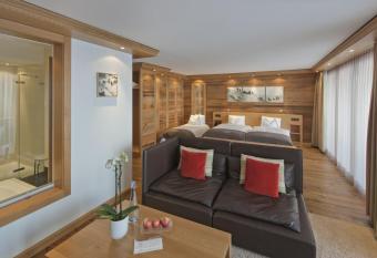 Petit Chalet Sch  negg has Balcony rooms