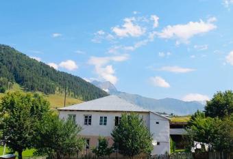 Guesthouse LALI GULEDANI has Balcony rooms