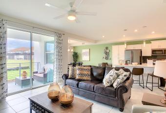 Dazzling 2BR Condo With Lake view and Free access to resort amenities has Balcony rooms