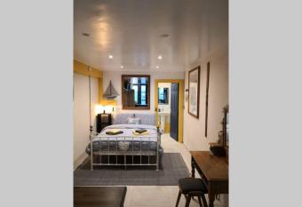 The Old Boat House allows 18 year olds to book a room