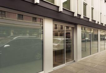 R  sidence Studio Gen  ve Centre allows 18 year olds to book a room