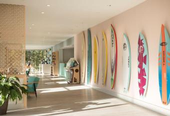 Dream Inn Santa Cruz has Balcony rooms