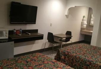 Starlight Inn Huntington Beach allows 18 year olds to book a room