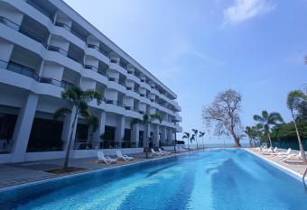 Pacific Regency Beach Resort, Port Dickson allows 18 year olds to book a room