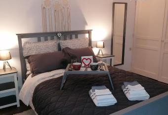 Romance en Baie de Somme allows 18 year olds to book a room
