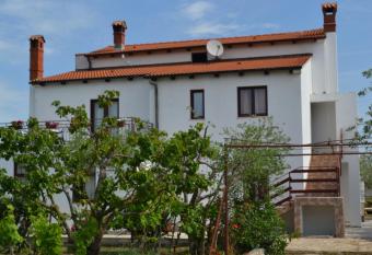 Apartment Marko has Balcony rooms