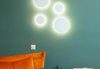 Urban chic 2bdrm aptmt close to the city centre allows 18 year olds to book a room