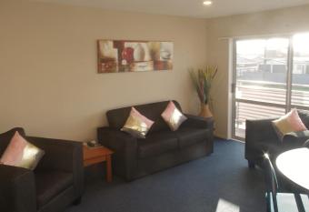 Phoenix Motels has Balcony rooms