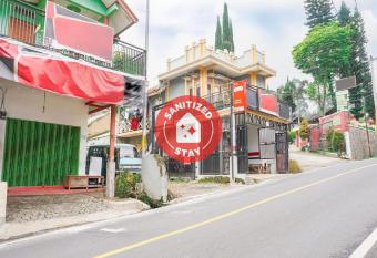 Selaras Homestay Ciwidey allows 18 year olds to book a room