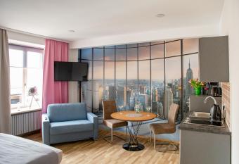 Moor Apartment 5 allows 18 year olds to book a room